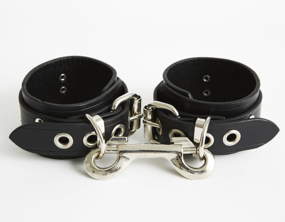 Sax Leather Classic Bondage Leather Wrist Restraints