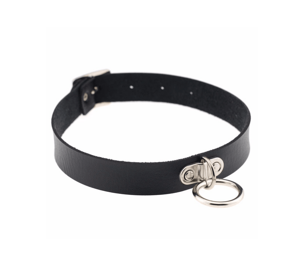 Love In Leather Thin Choker With Single Ring